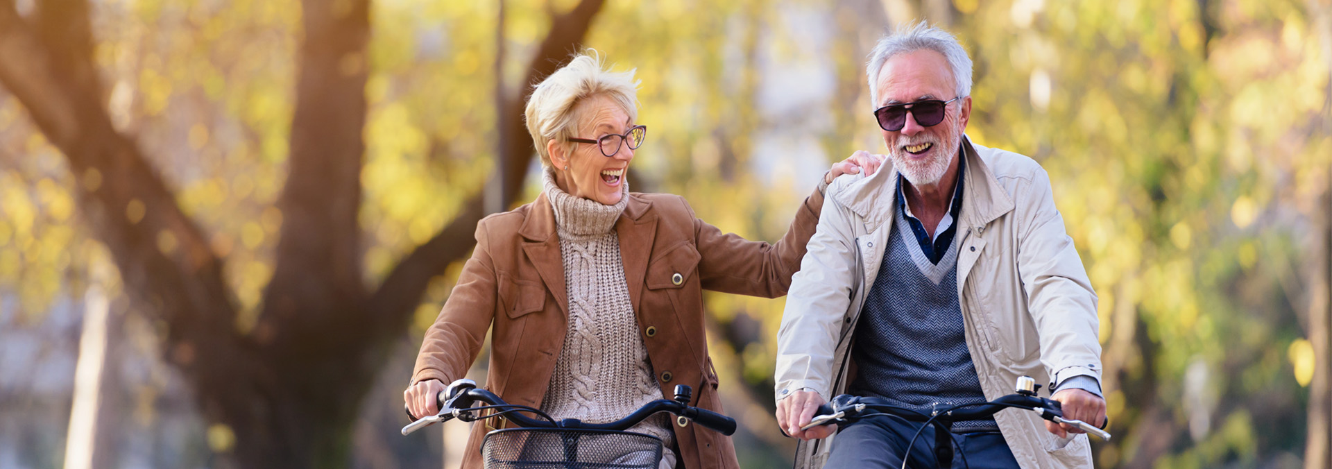couple-date-bikeride